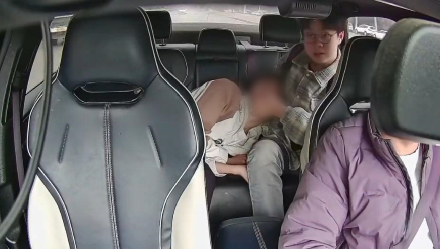 六合开奖结果,富豪父送儿豪车助力未来_标清版v3.3